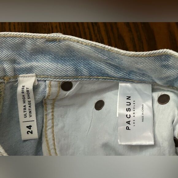 PacSun Light Blue Ultra High Waisted Vintage Denim Shorts size 24 NWT cotton - Picture 15 of 16